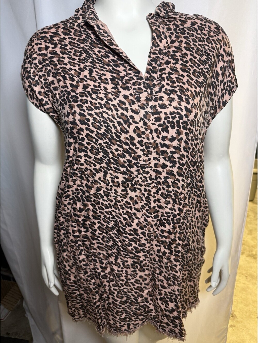 Miami Brown Leopard Print Mini Dress Raw Hem V-Neck Short Sleeve Medium